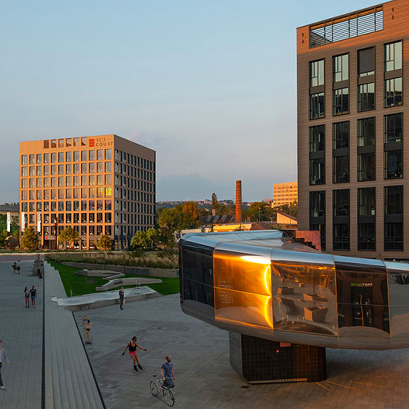 red-court-praha-karlin